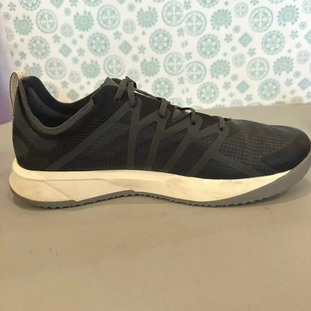 The North Face Flypack Womens Size 10 Running Shoes‎ Sneakers Black Gray Lace Up